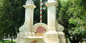 Trianon Denkmal