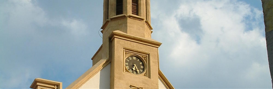 Sopron, Kirchenturm am Orsolya Platz