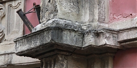 Sopron, Templom u. 6. homlokzat kőrestaurálás